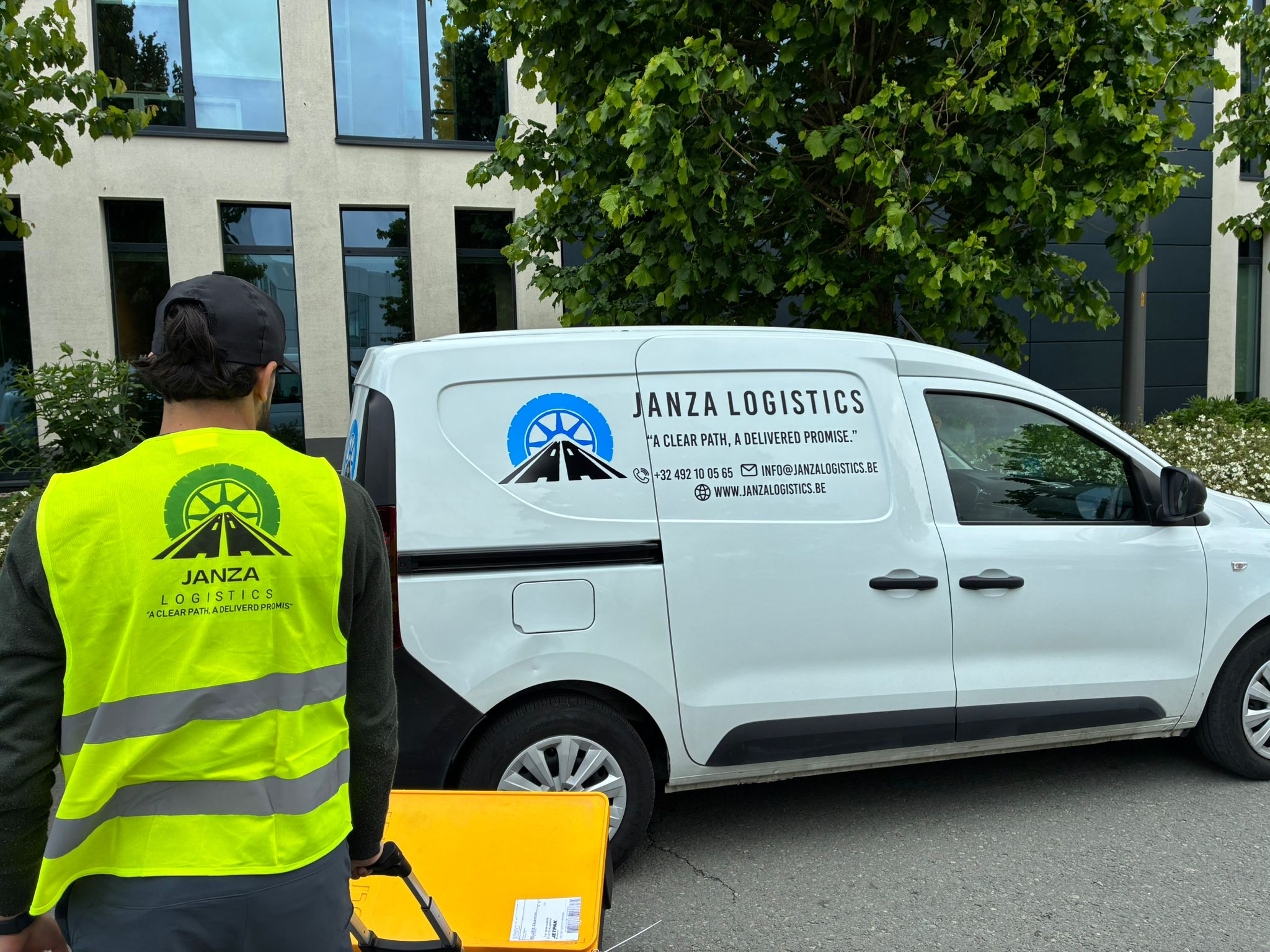 Koerier van Janza Logistics